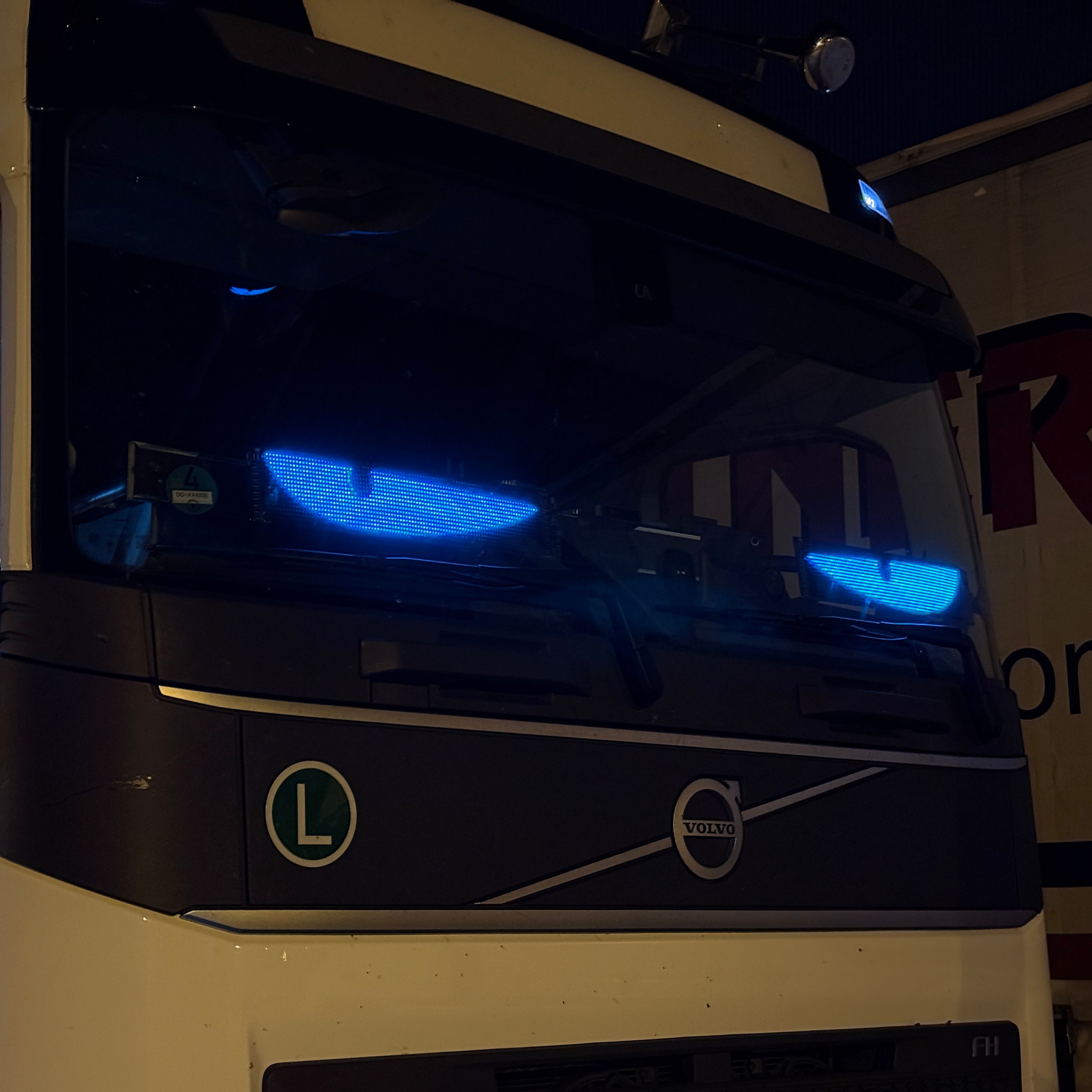  LED Panel Einbau am LKW Schritt 1